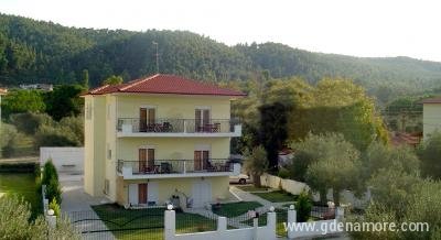 SERVETAS APARTMENTS, privatni smeštaj u mestu Vourvourou, Grčka