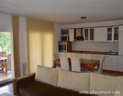Apartmaji Milena, zasebne nastanitve v mestu Vodice, Hrvaška - Kuhinja