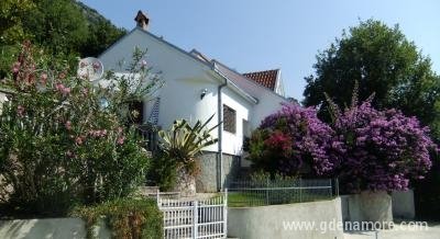 Vila Milena, privatni smeštaj u mestu Kamenari, Crna Gora