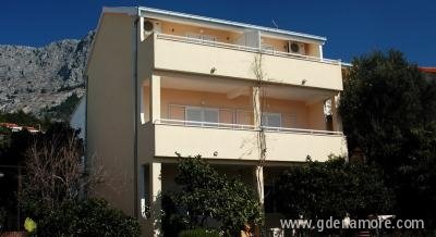 APARTMANI ANE, privatni smeštaj u mestu Podgora, Hrvatska