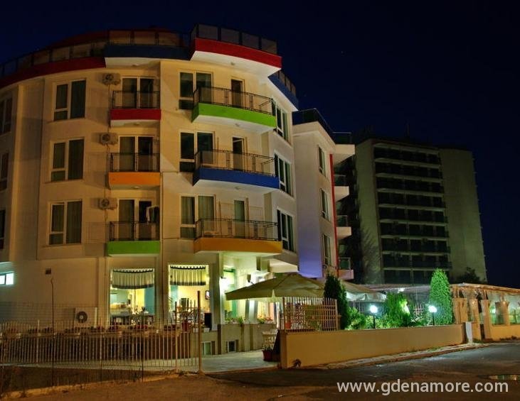 Hotel Elit by night
