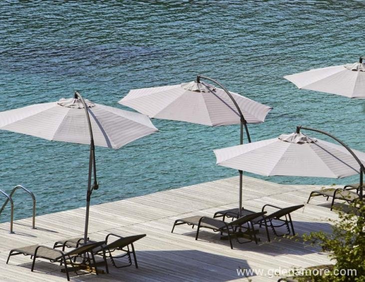 SUNBEDS