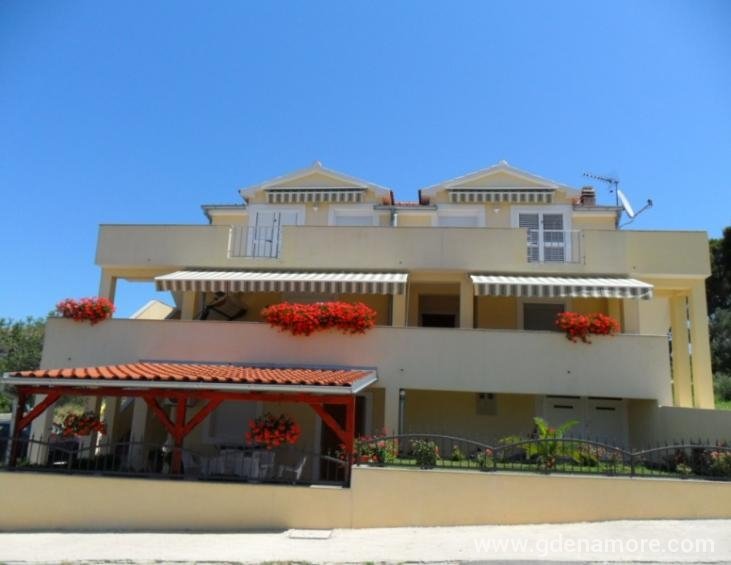 VILLA ANTONIO DRAGE