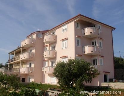Apartmaji Bambi, zasebne nastanitve v mestu Lun Novalja, Hrva&scaron;ka - Apartmani Bambi