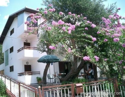 Apartmani Vila Filipovic, privatni smeštaj u mestu Živogo&scaron;će, Hrvatska - vila filipovic