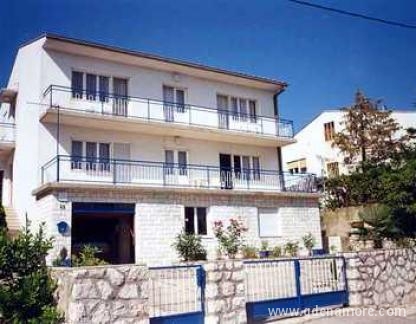 Vila Petra, privatni smeštaj u mestu Crikvenica, Hrvatska - kuca