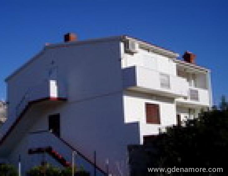 APARTMANI LOVRE-PAG