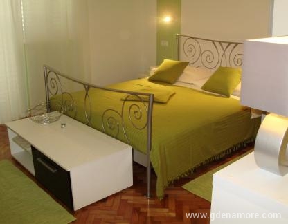 Aartmani Primo&scaron;ten, privatni smeštaj u mestu Primo&scaron;ten, Hrvatska - Apartman Ružmarin