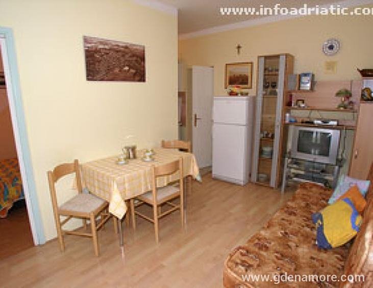 Žuti apartman dnevni