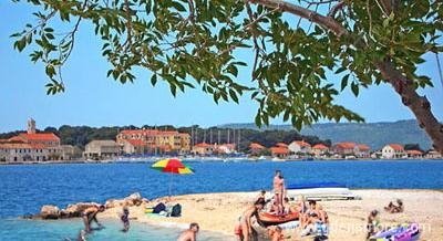 Apartman Madlena, privatni smeštaj u mestu Brodarica, Hrvatska