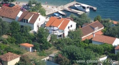 Tri vlake, privatni smeštaj u mestu Viganj, Hrvatska