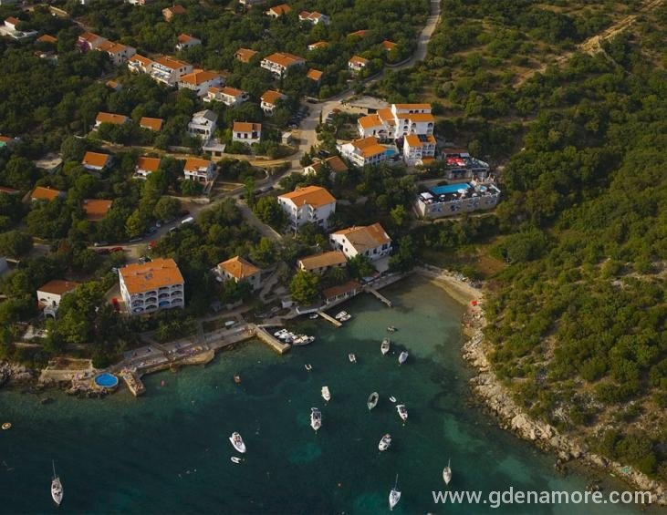 Private accommodation Apartments wiht pool Novalja