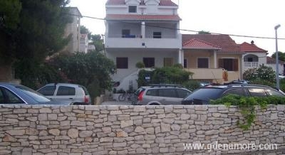 Apartmani Krivaca, privatni smeštaj u mestu Brač Sutivan, Hrvatska