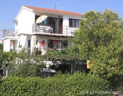 Apartments VIKTOR, private accommodation in city Rogoznica, Croatia