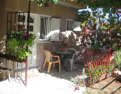 APARTMANI &Scaron;PADINA VODICE, privatni smeštaj u mestu Vodice, Hrvatska