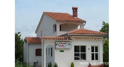Apartmani Marina, privatni smeštaj u mestu Fažana, Hrvatska