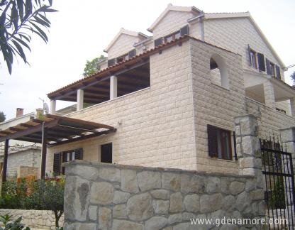 Apartmani Beba, privatni smeštaj u mestu Brač Splitska, Hrvatska - Kuća
