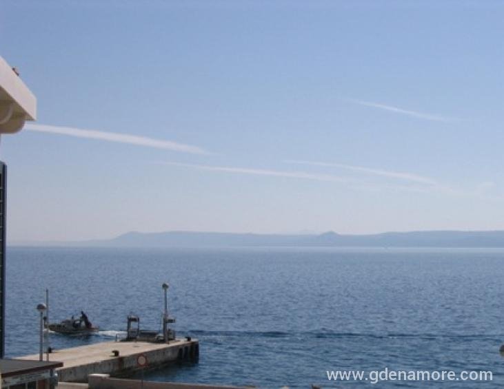A4+1 pogled na more