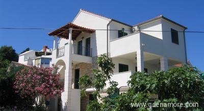 Apartmani MATULIĆ IVO, privatni smeštaj u mestu Postira, Hrvatska